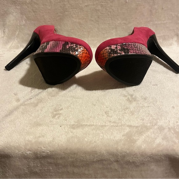 👠NWOT G by Guess beautiful pink with faux snake skin size 6.5 - Picture 7 of 10